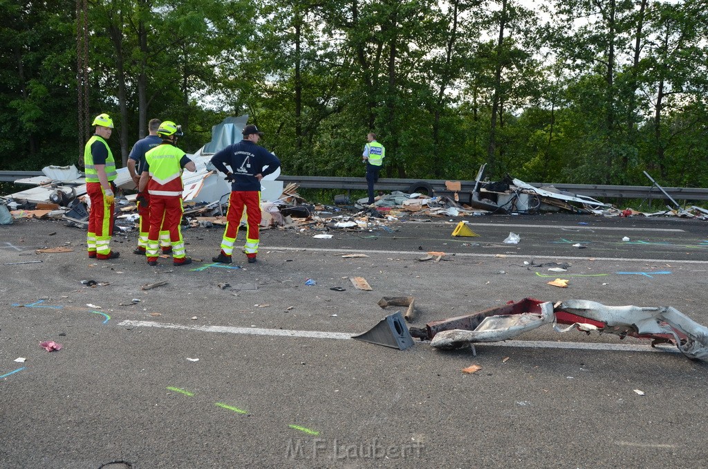 Schwerer VU A 1 Rich Koeln hinter AS Burscheid P773.JPG - Miklos Laubert